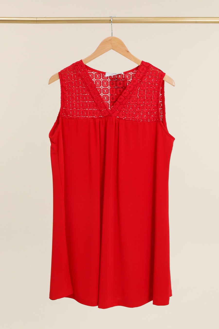 DEBARDEUR ROUGE AVEC DENTELLE 50/52