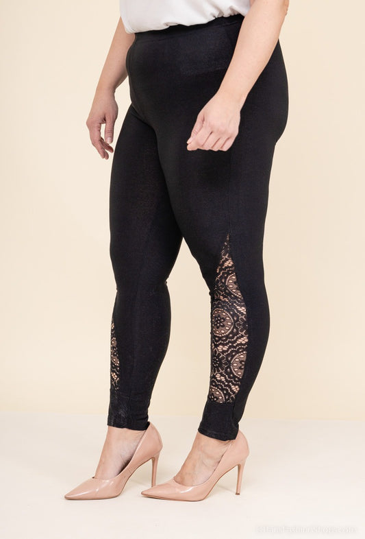 LEGGINS NOIR AVEC DENTELLE 46/48