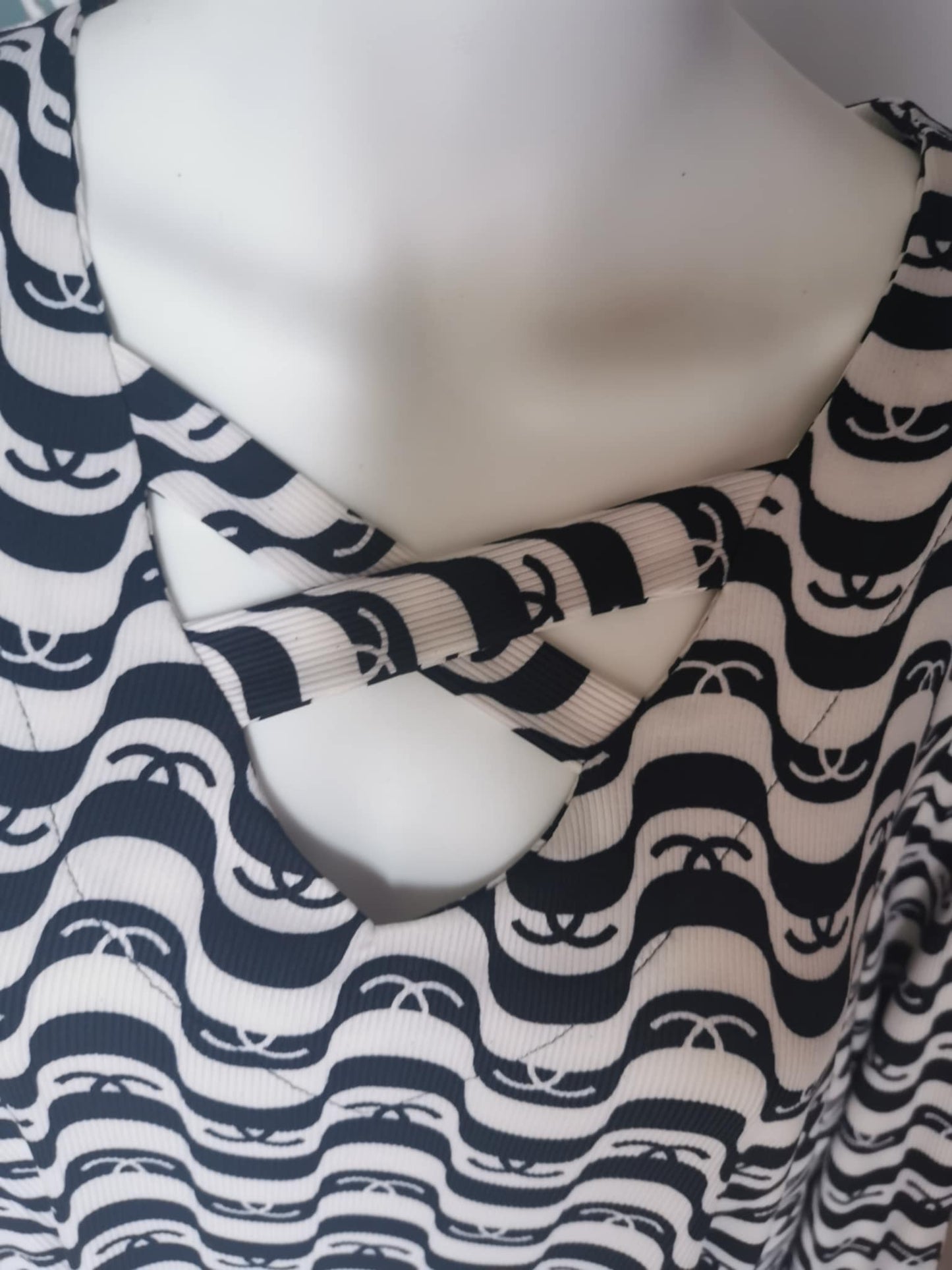 TUNIQUE RAYEE NOIRE/BLANC 50/52